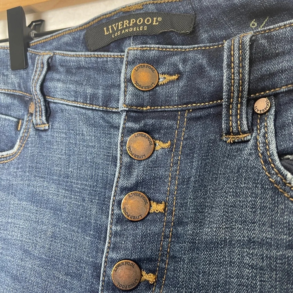 Liverpool Flare Button Fly Frayed Hem Jeans LM4430CH1 Size 6/28 Missoula - Picture 7 of 11